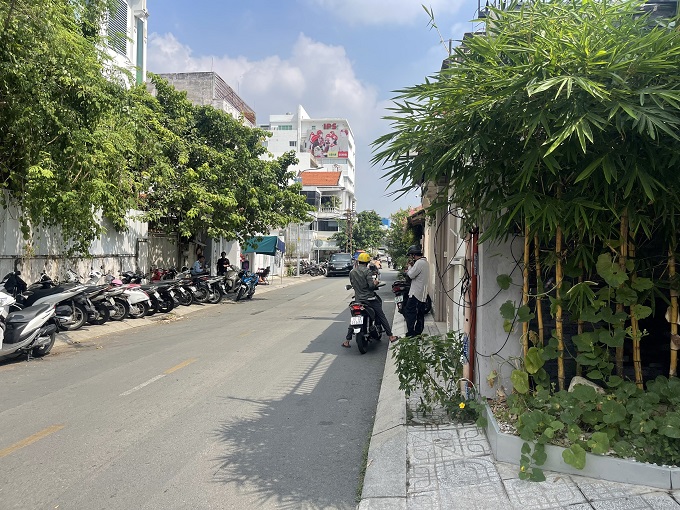 Long description image 1