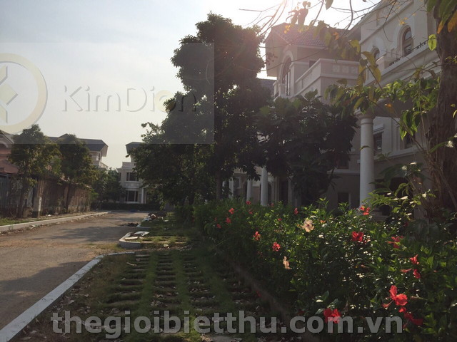 Long description image 1