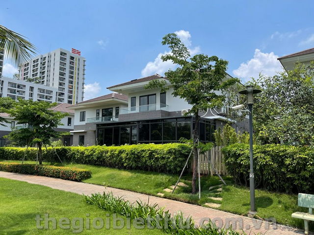 Long description image 1