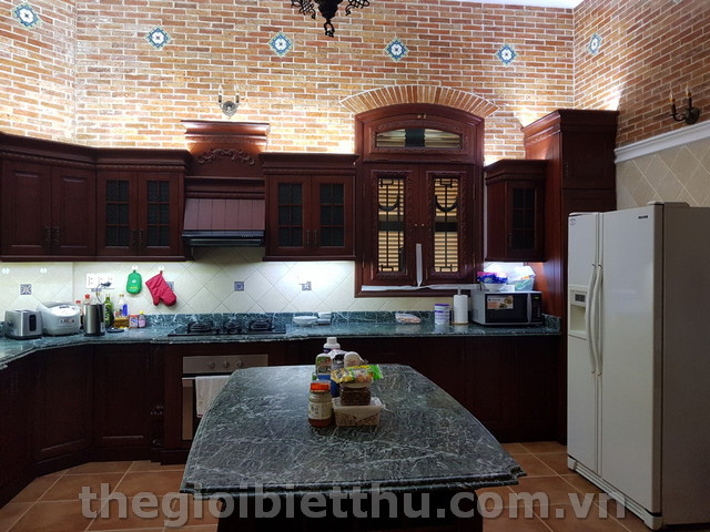 Long description image 1