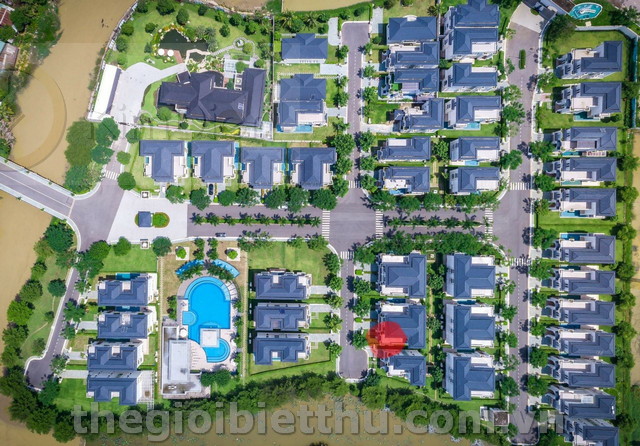 Long description image 1