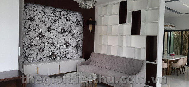 Long description image 1