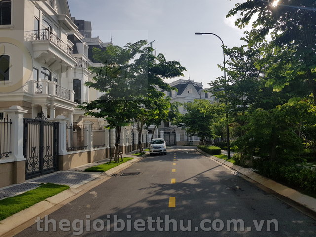 Long description image 1