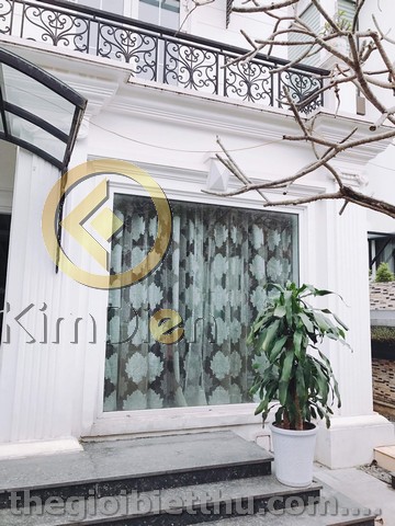 Long description image 1