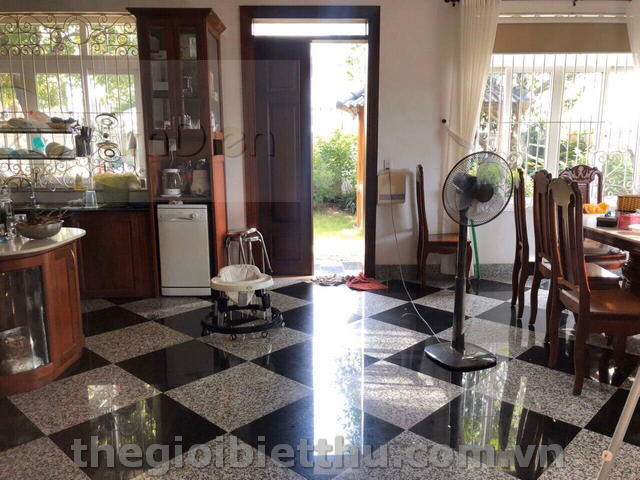 Long description image 1