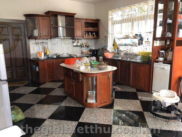 Long description image 1