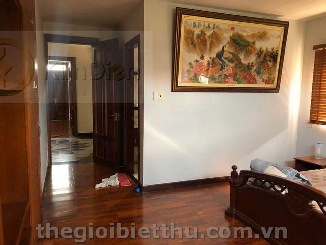 Long description image 1