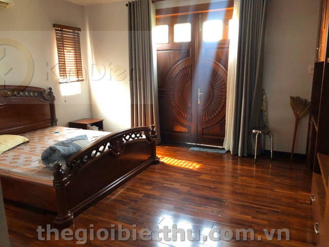 Long description image 1