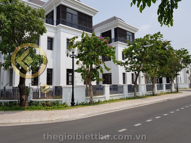 Long description image 1