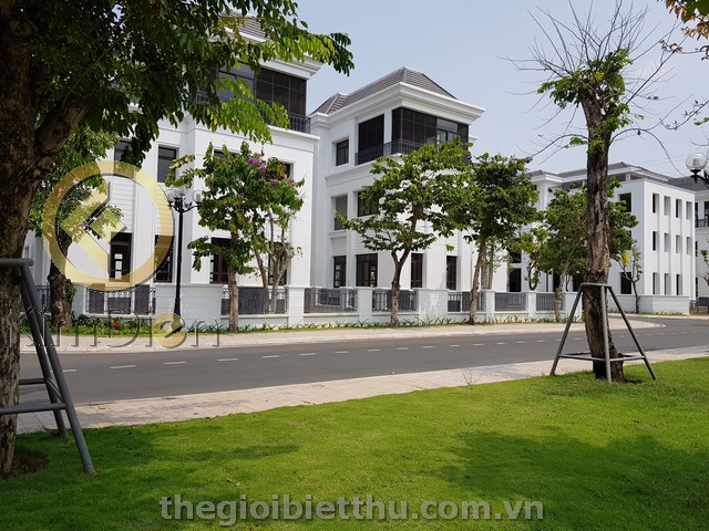 Long description image 1