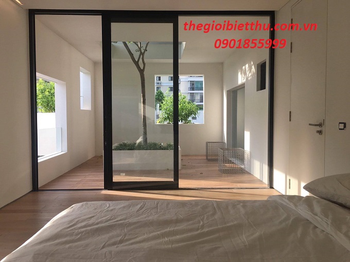 Long description image 1