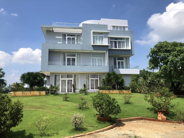 Long description image 1