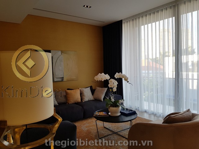 Long description image 1