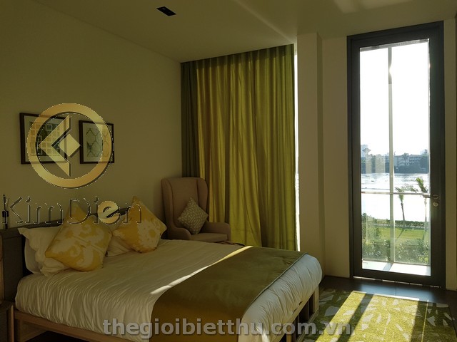 Long description image 1