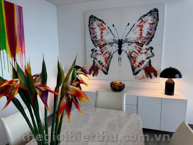 Long description image 1