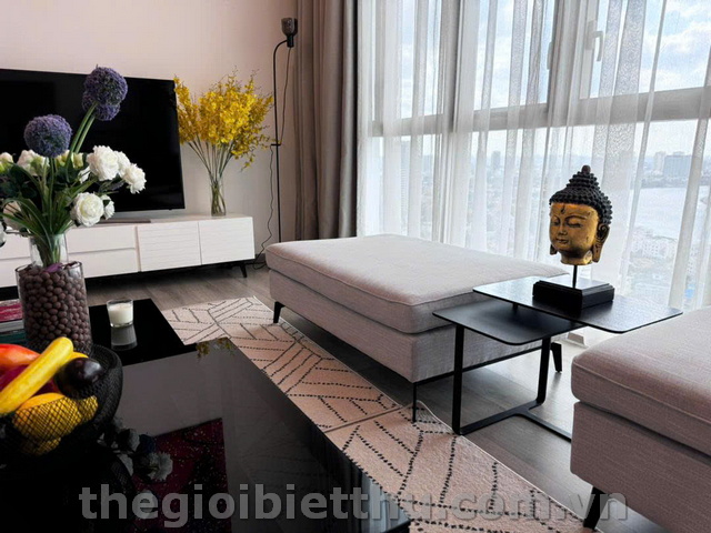 Long description image 1