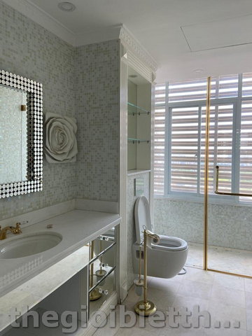 Long description image 1