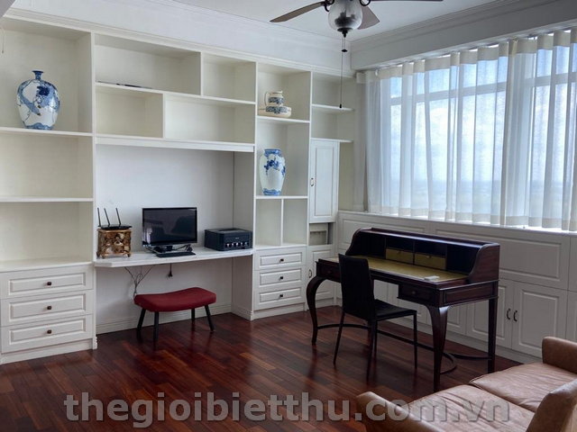 Long description image 1