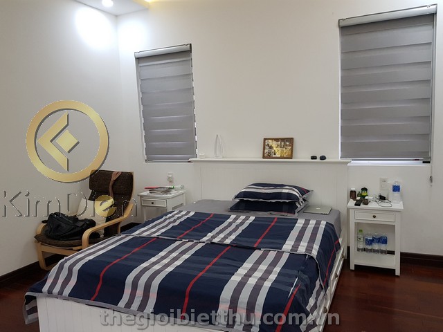 Long description image 1