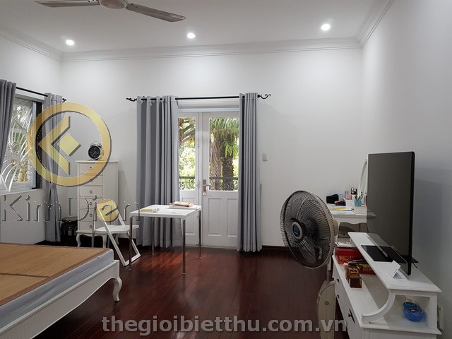 Long description image 1