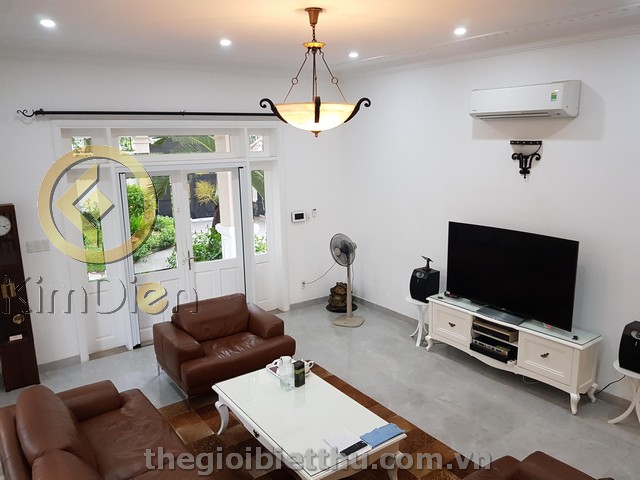 Long description image 1