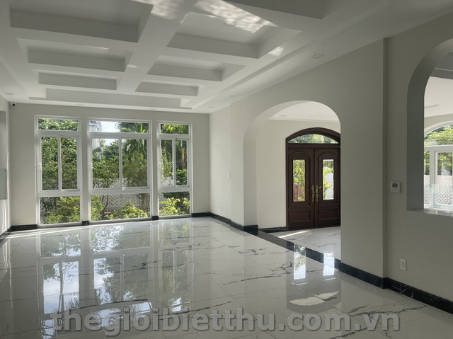 Long description image 1