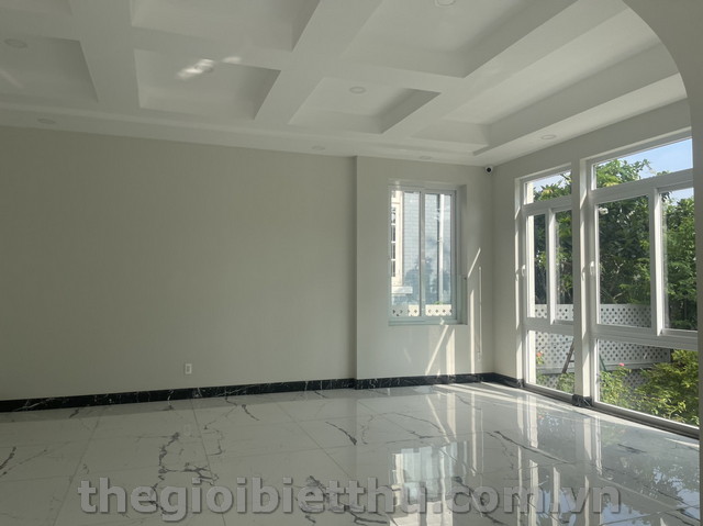 Long description image 1