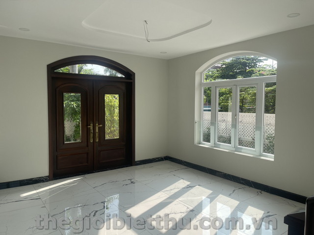 Long description image 1