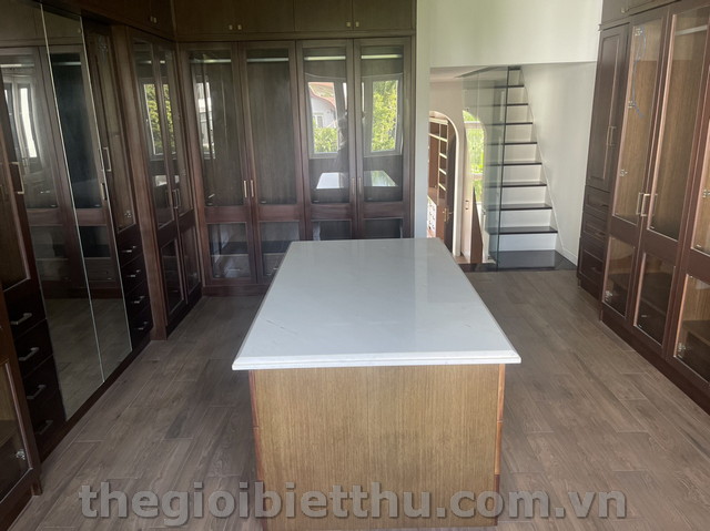 Long description image 1