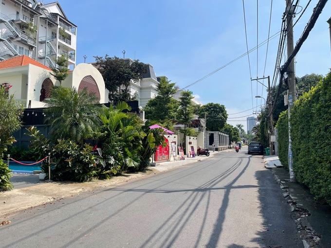 Long description image 1