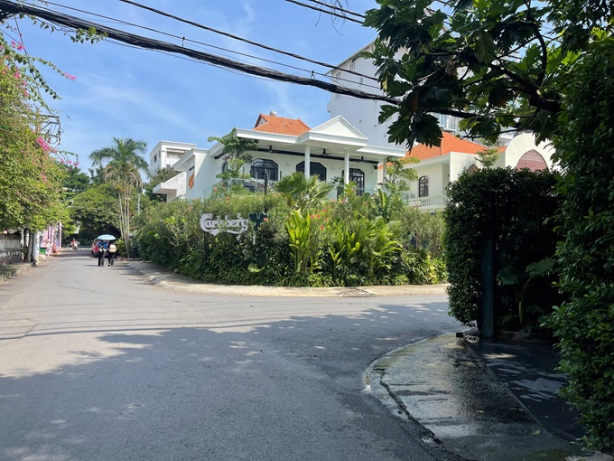Long description image 1
