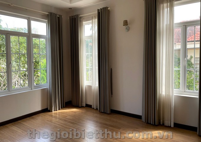 Long description image 1