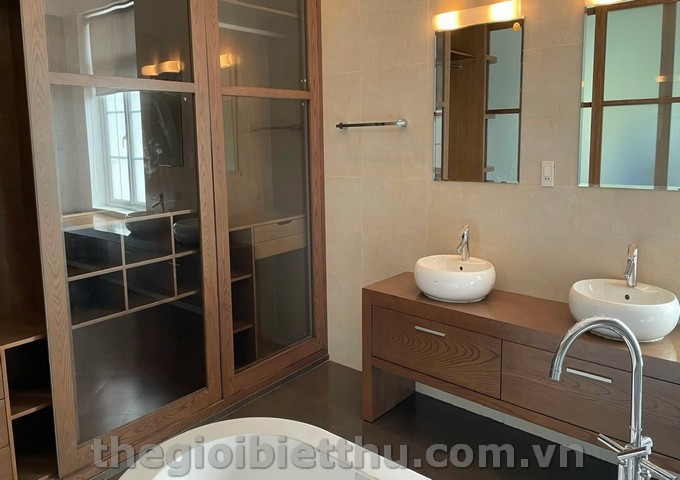 Long description image 1