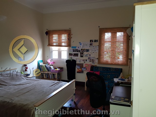 Long description image 1