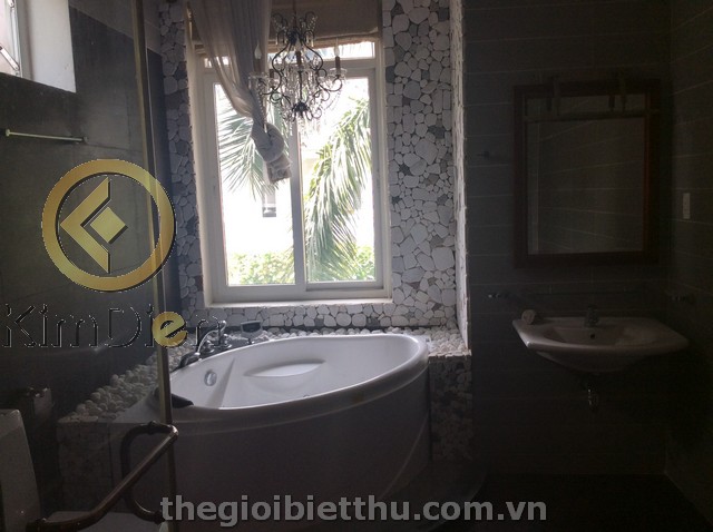 Long description image 1