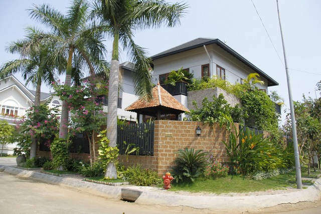 Long description image 1