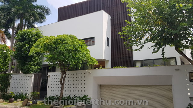 Long description image 1