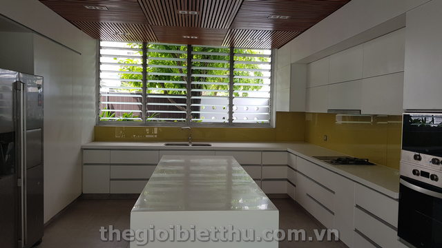 Long description image 1