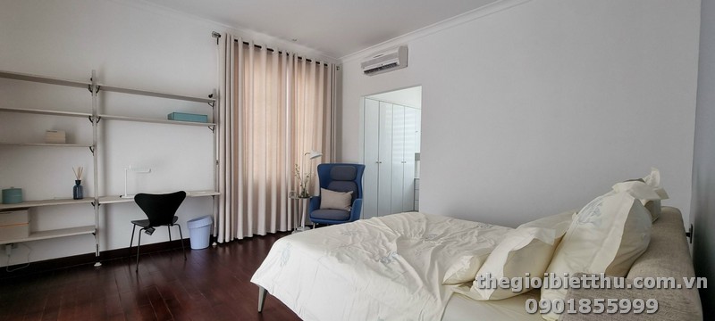 Long description image 1