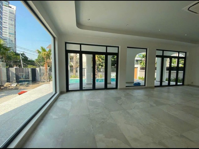 Long description image 1