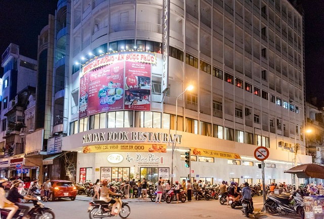 Long description image 1