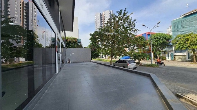 Long description image 1