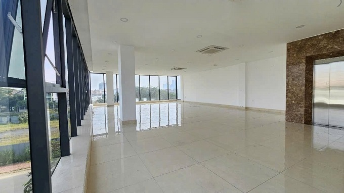 Long description image 1