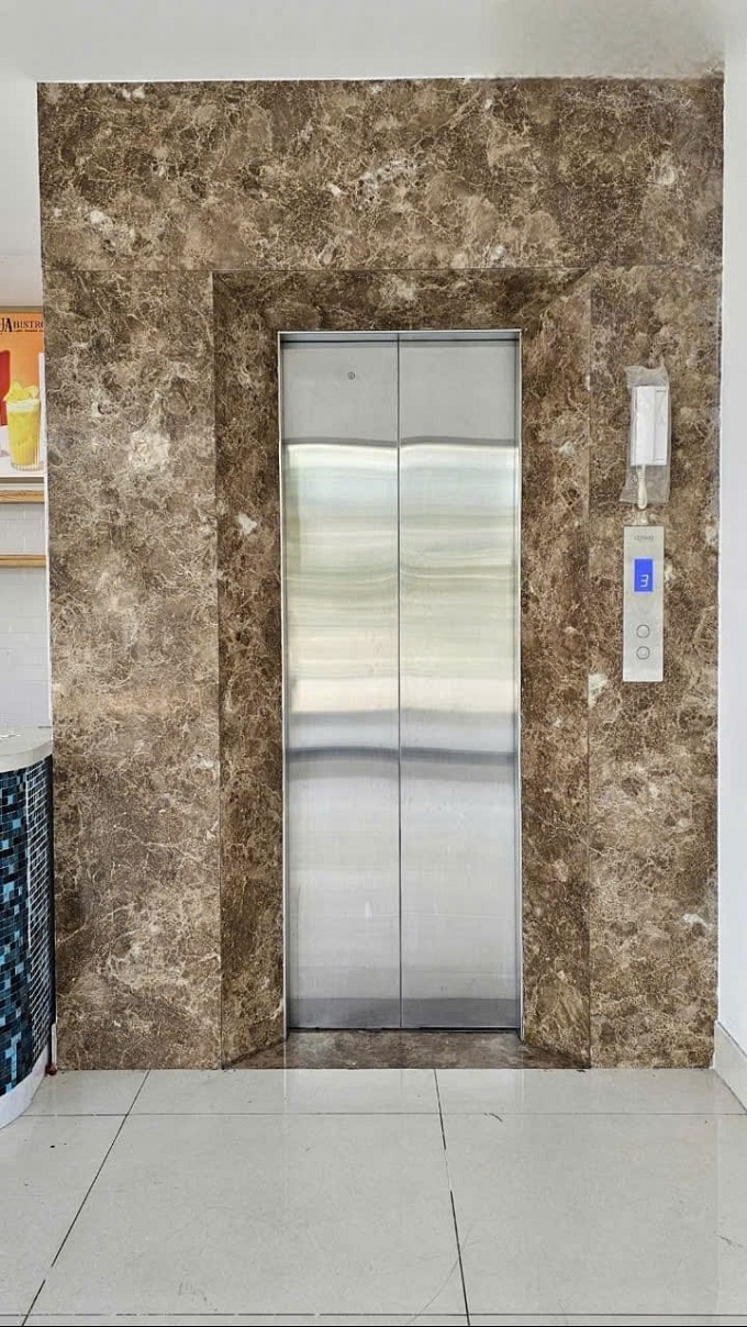 Long description image 1