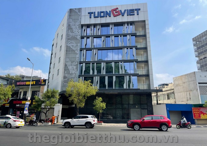 Long description image 1