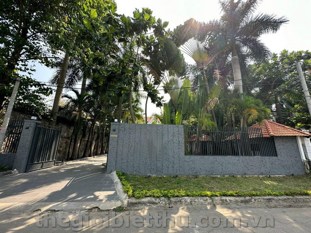 Long description image 1