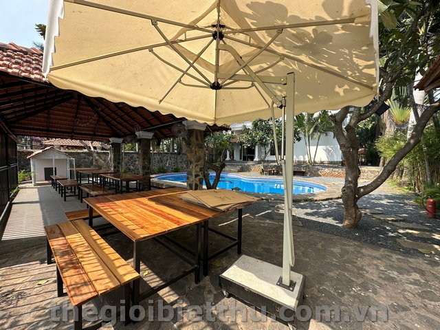 Long description image 1