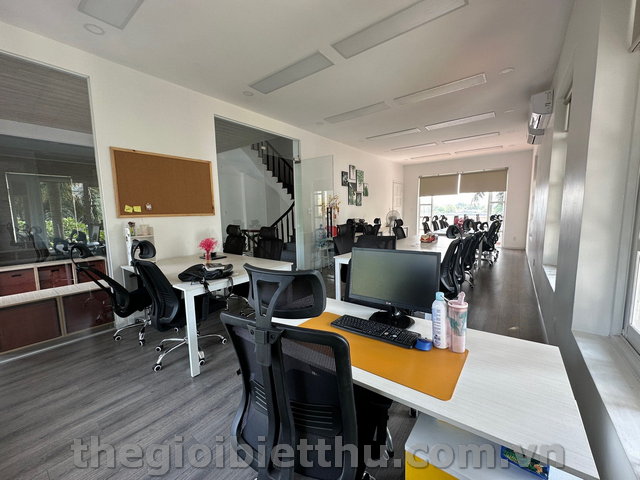 Long description image 1