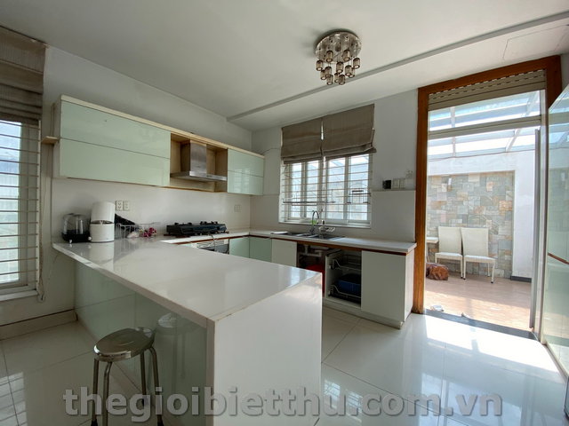 Long description image 1