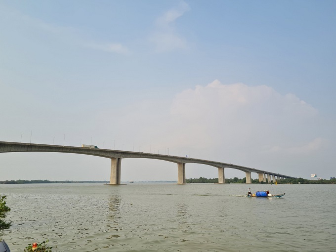 Long description image 1